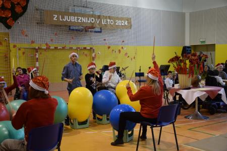 Prednovoletno srečanje otrok in mladostnikov CIRIUS-a Kamnik (1)